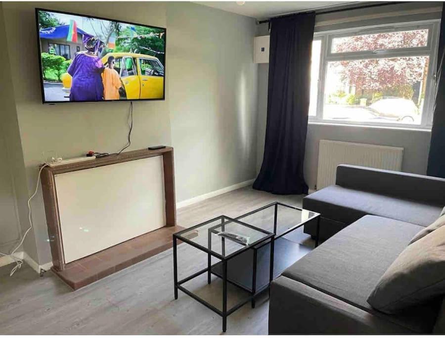 Lovely And Quiet 2 Bedroom Maisonette.Free Parking Лондон Экстерьер фото
